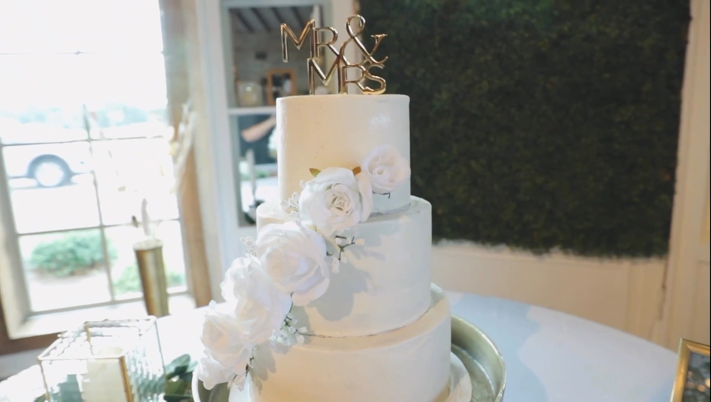 Tables Decor - Floor Plan, Full Tables, Place Setting, Signage from Modern Barn Wedding at The Barn at Bridlewood | Hattiesburg, MS